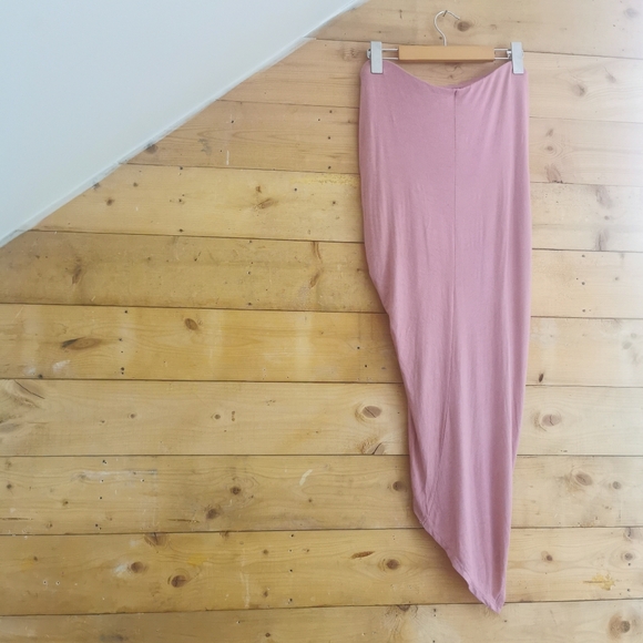 Asymmetrical Skirt - Picture 6 of 7